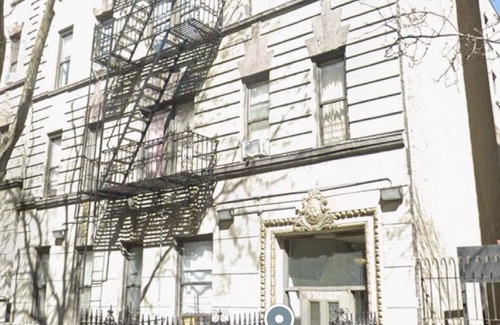 Manhattan Valley Condominio | Charming 1-bedroom walkup condo in UWS New York with WiFi, AC, & chef's kitchen.