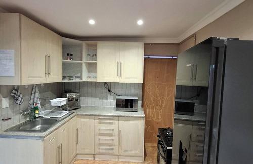 Marloth Park Cabaña | Charming 1-bedroom cottage in enchanting Marloth Park with WiFi, AC