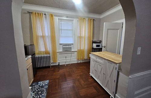 Weequahic Apartamento | Charming studio in Newark Near Beth Israel Hospital. Perfect for professionals.