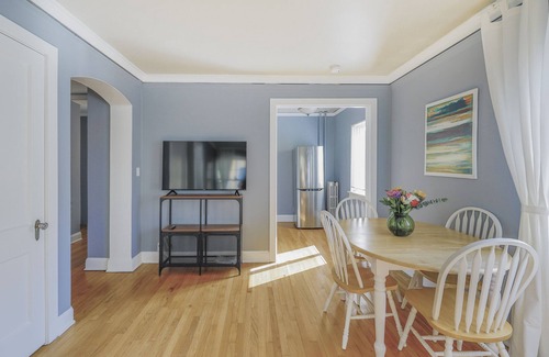 Goose Hollow Condominio | Charming 1-BR, Historic Downtown. Free Parking.