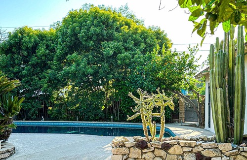 San Fernando Casa | Charming 1 BR Poolside Retreat - Lou2-SF