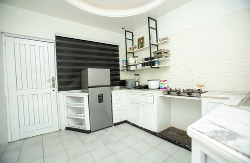 Weija Apartamento | Charming 1-bedroom apartment with WiFi & AC close to the West Hills Mall, Accra.
