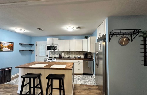 Drayton Cabaña | Charming 1 or 2-bedroom cottage retreat, full kitchen, bath, and laundry