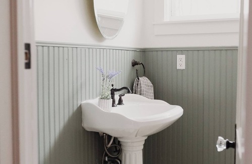 Drayton Plains Otro | Charming 1896 farmhouse in Clarkston