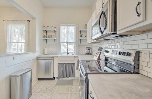 Historic District Casa | Charming 100-Year-Old Home Less Than 1 Mi to Downtown