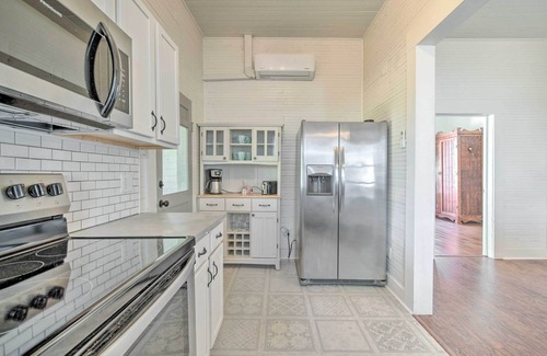 Historic District Cabaña | Charming 100-year-old Home < 1 Mi to Downtown