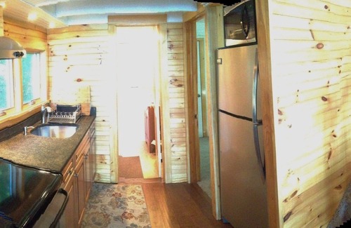 Murray Isle Cabaña | Charming 1000 Islands 4-bedroom cottage on Murray Isle, Clayton with WiFi access