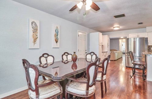 Temple Crest Casa | Charming 12-Guest Home with Pool & Fenced Backyard