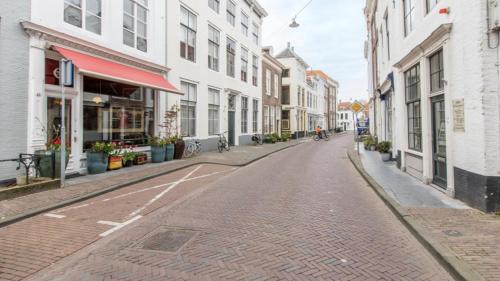 Stadhuis Apartamento | Charming 125 m2 apartment in historic center Middelburg