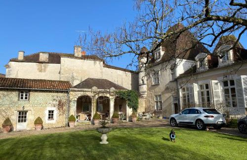 Celles Casa | Charming 14th Century Village Chateau with gardens and outdoor heated pool