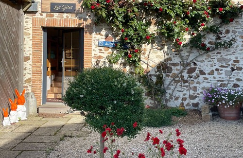 Chateau-Thebaud Cabaña | Gîte XVe s. en Vignoble avec Terrasse, Wi-Fi et Vélos – Près de Nantes