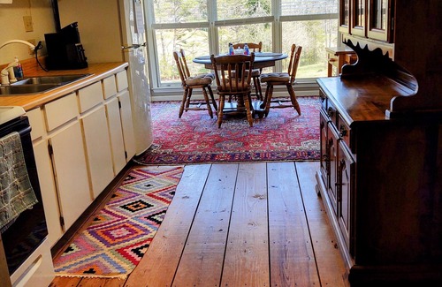 Rutherfordton Cabina | Charming 1892 Log Cabin in the Blue Ridge Mountains foothills