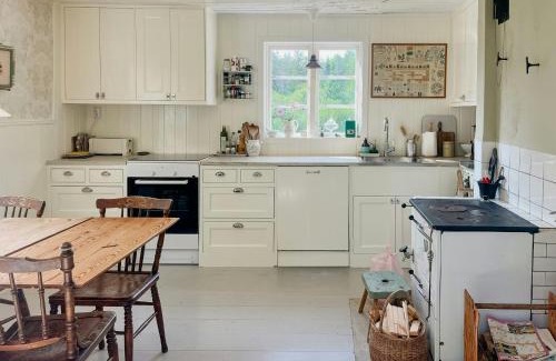 Norrtalje Casa | Charming 1900S Cottage In Billinge Village