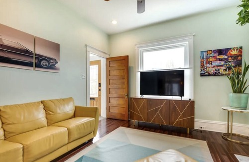 Cole Casa | Charming 1902 Home near RiNo! HOT TUB