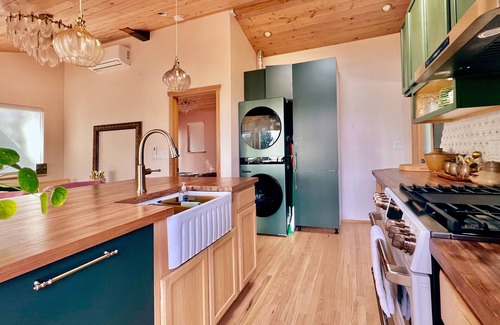 Eagle Rock Casa | Charming 1923 2-bedroom 2-bath home with WiFi and AC in Los Angeles