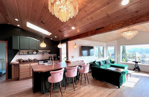 Eagle Rock Casa | Charming 1923 2-bedroom 2-bath home with WiFi and AC in Los Angeles