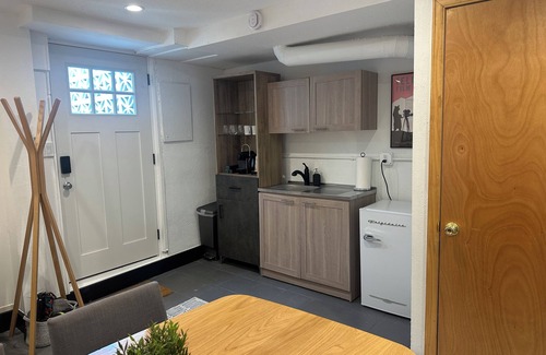 Central Boulder Casa | Charming 1BD 1,000sf Private Suite, 2 blocks from Pearl Street