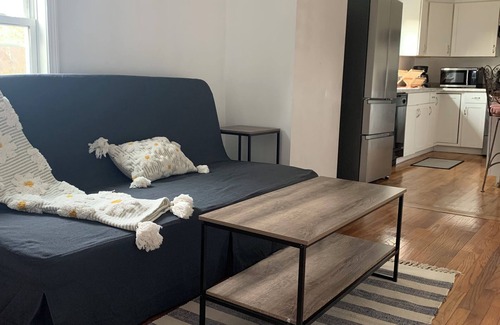 Cheshire Apartamento | Charming 1bd 2-level apartment with great views and WiFi, No cleaning fee.