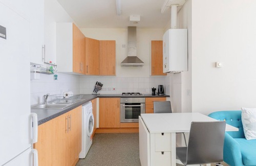 Bow Apartamento | Charming 1BD Flat in a Victorian Chocolate Factory
