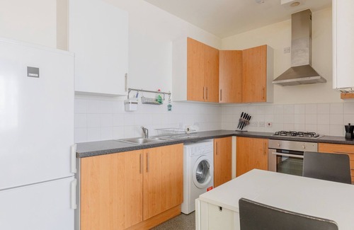 Bow Apartamento | Charming 1BD Flat in a Victorian Chocolate Factory