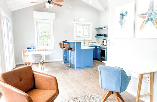 Mud Hole Cabaña | Charming 1BD/1BA Cottage with View of Man O' War Harbor, A/C and WiFi