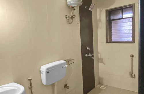 Kudal Apartamento | Charming 1BHK with Pool & Easy Access to Local Attractions