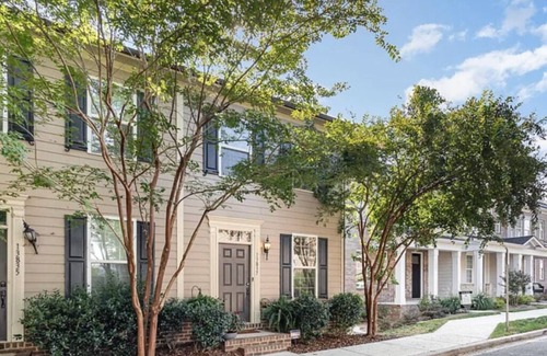 Huntersville Casa | Charming 1BR/1BA Retreat in the Heart of Huntersville – Walk to Downtown!