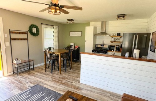Spearfish Apartamento | Charming 1BR Downtown APT | Newly Remodeled | Walk to Restaurants, Shops & Parks!