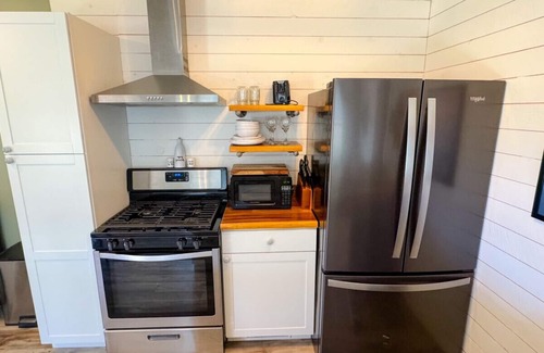 Spearfish Apartamento | Charming 1BR Downtown APT | Newly Remodeled | Walk to Restaurants, Shops & Parks!
