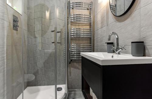Springfield Apartamento | Charming 1BR Oasis in the Heart of Clapton Common