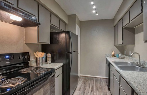 Barker Apartamento | Charming 1BR Oasis | Private Patio & Resort Pool