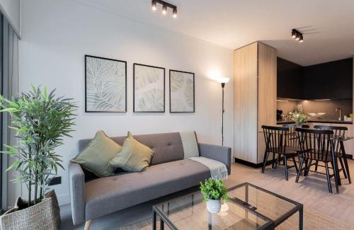 Apoquindo Apartamento | Charming 1BR Retreat Close To Parque Arauco Mall