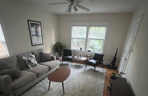 Cherokee Triangle Apartamento | Charming 1BR Retreat in the Heart of Louisville's Highlands