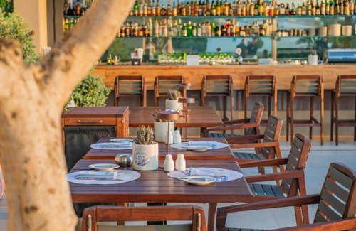 Vari-Voula-Vouliagmeni Apartamento | Charming 1BR Suite with Ocean Front Views
