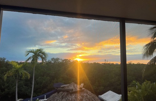 Islamorada Casa | Charming 2/2 in Islamorada - Private Access to White Marlin Beach