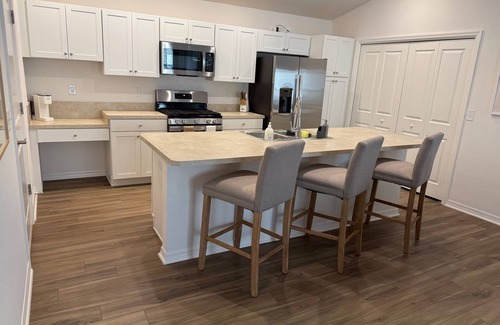 Sumter County Casa | Charming 2/2 in The Villages, Pet Friendly, Golf cart upon request.