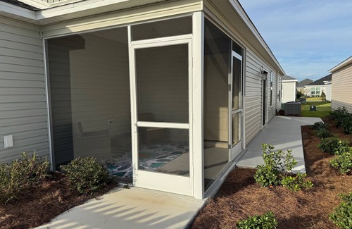 Sumter County Casa | Charming 2/2 in The Villages, Pet Friendly, Golf cart upon request.