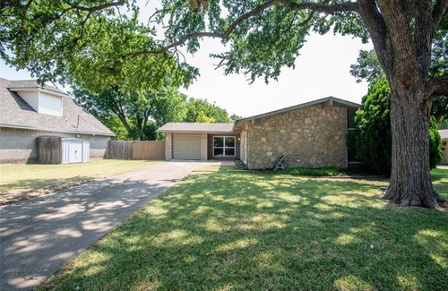 Richardson Casa | Charming 2-B, 2 B 7 minutes from UTD in Richardson with AC, WiFi.Enjoy your stay