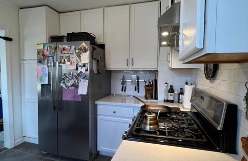 Atlantic Highlands Casa | Charming 2-bedroom house in Atlantic Highlands close to beach, WiFi, AC.