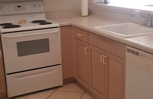 East End Casa | Charming 2 bd/2br w/ pool in secluded community - Ocean Front!