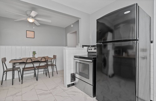 Deer Park Apartamento | Charming 2-bd Apt in delightful Deer Park, OH with AC & strong WI-Fi