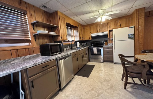 Olivia Apartamento | Charming 2-bdr 1 bth lakeview, quiet, private apartment golf retreat in Sanford