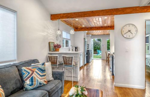 Seaside Casa | Charming 2 BDR Seaside Cottage - 5 Min to Beach