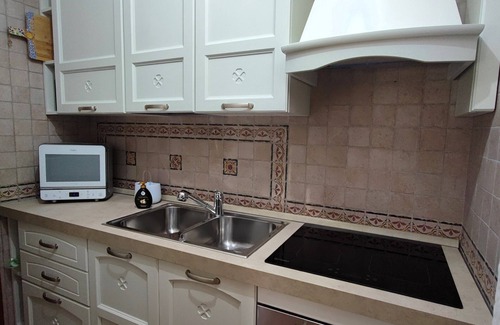 Capitana Cabaña | Charming 2-bedroom cottage with WiFi, AC in lovely Quartu Sant'Elena
