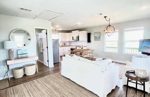 Port Bolivar Casa | Charming 2-bedroom house with WiFi and AC in lovely Bolivar Peninsula