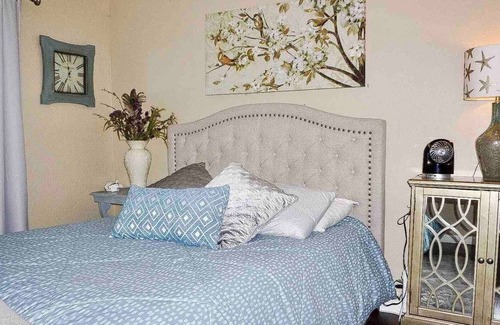 Southeast Carmel Villa | Villa junto al mar, frente a Ocean Ave, Carmel-By-The-Sea
