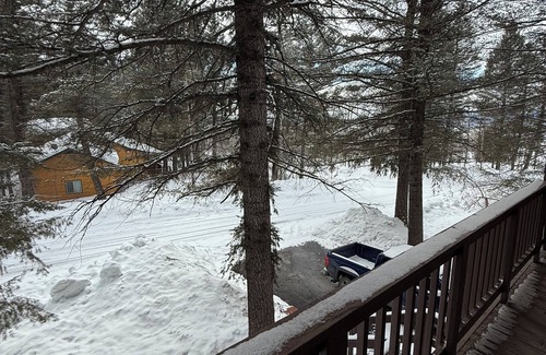Thayne Cabina | Charming 2-bedroom cabin, bordering forest WiFi and Hot Tub in Star Valley Ranch