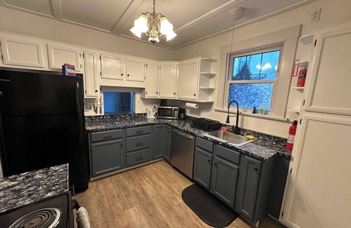 Crafton Apartamento | Charming 2 bed, 1.5 bath apartment in Crafton, Pittsburgh - Quiety, Relaxing