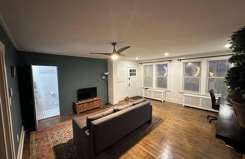 Crafton Apartamento | Charming 2 bed, 1.5 bath apartment in Crafton, Pittsburgh - Quiety, Relaxing