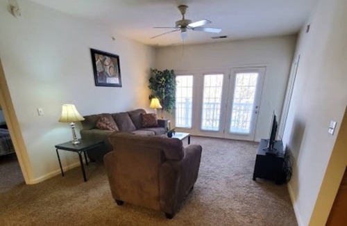 Lexington Apartamento | Charming 2-Bed, 2-Bath Apartment